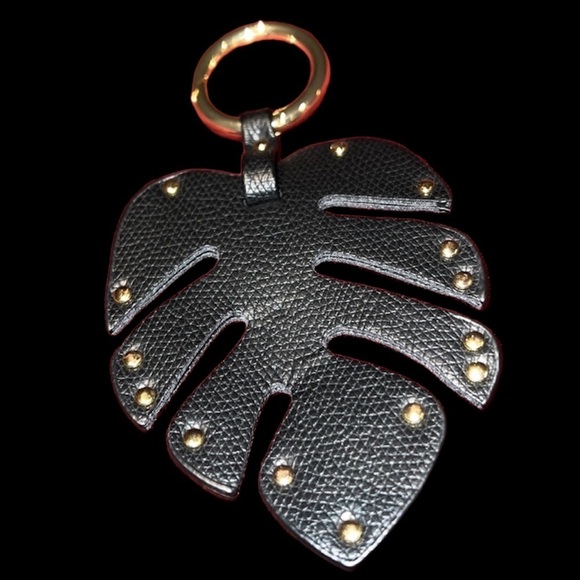 Vintage Luxury fashion faux  leather studded leaf design Large key ring - Picture 1 of 11